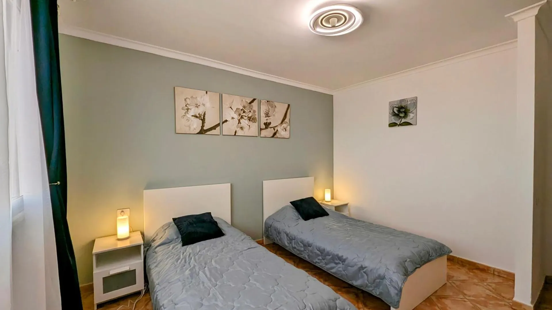 Comfortable 2-Bedroom Duplex In Playa Paraiso With Ocean View, Balcony, And Shared Pool Costa Adeje  Spagna