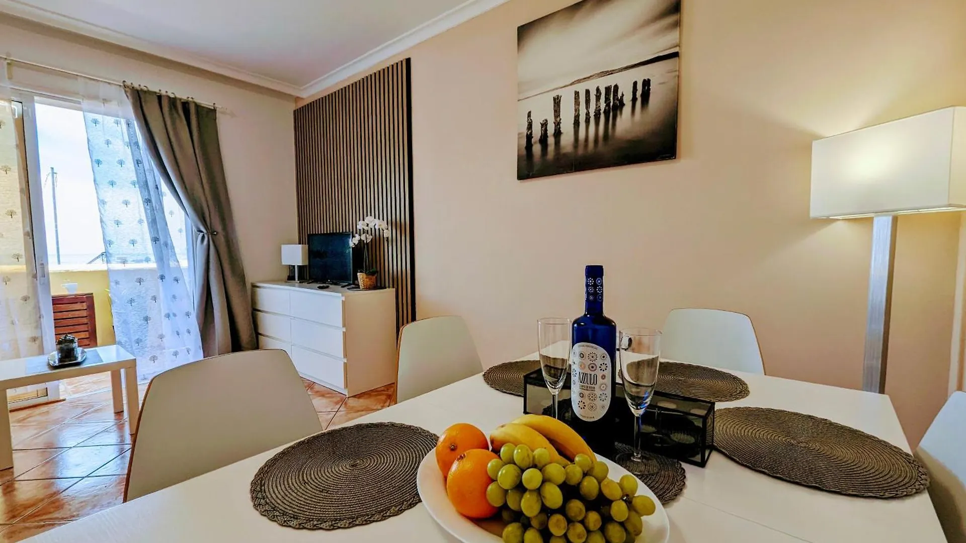 Comfortable 2-Bedroom Duplex In Playa Paraiso With Ocean View, Balcony, And Shared Pool Costa Adeje  0*, Costa Adeje (Tenerife) Spagna