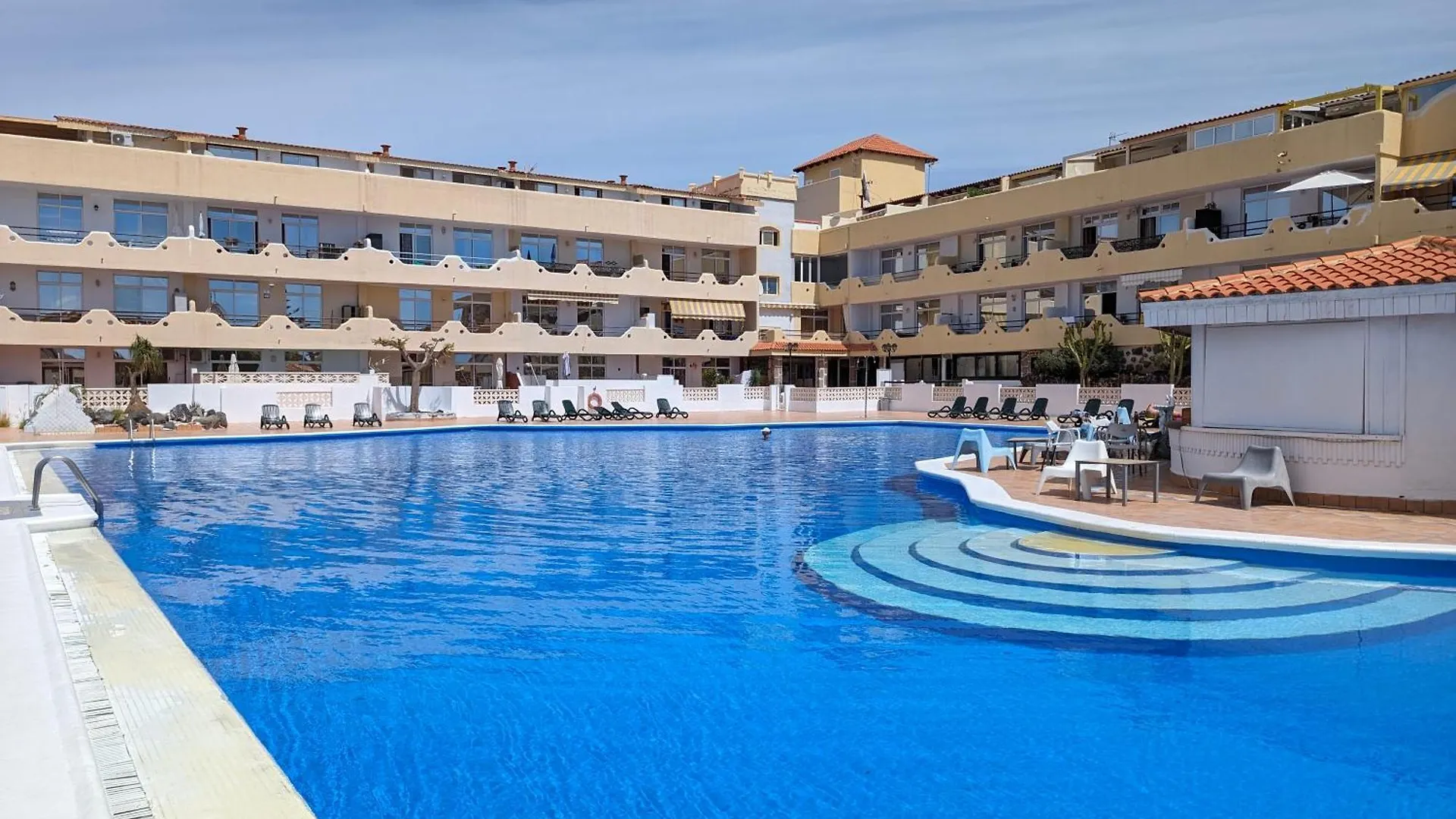 Apartment Comfortable 2-Bedroom Duplex In Playa Paraiso With Ocean View, Balcony, And Shared Pool Costa Adeje